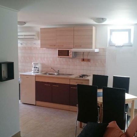Apartment Sara Umag Bagian luar foto